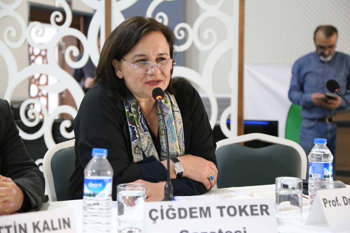 çiğdem toker