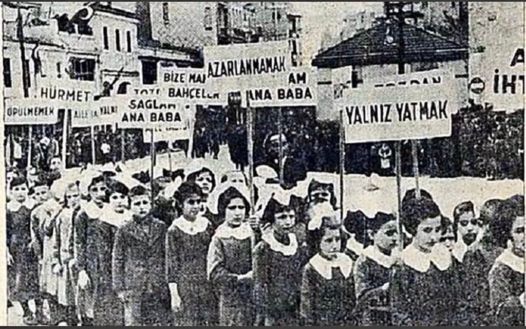 23 Nisan'ın Kenan Evren Tarafından 