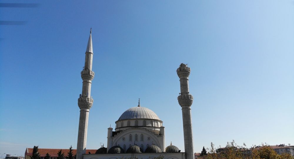 26Eylül 2019 tarihinde Silivri açıklarında meydana gelen 5.8 büyüklüğündeki depremin ardından minaresi yıkılan Hacı Ahmet Yenilmez Camii