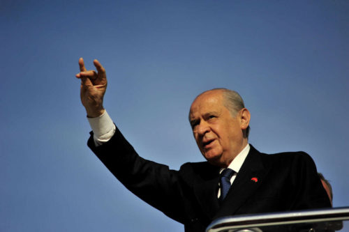 devlet bahçeli kurt işareti