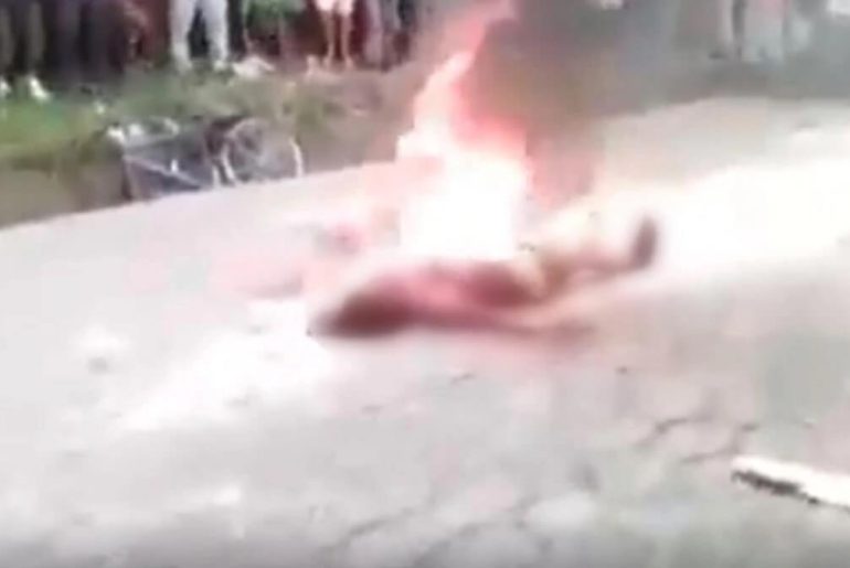 diri-diri-yakilarak-oldurulen