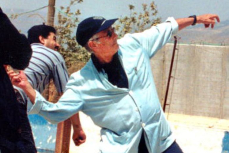 edward said taş atarken