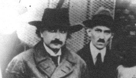 Einstein'ın Yanındaki Şahsın Nikola Tesla Olduğu İddia Edilen Fotoğraf