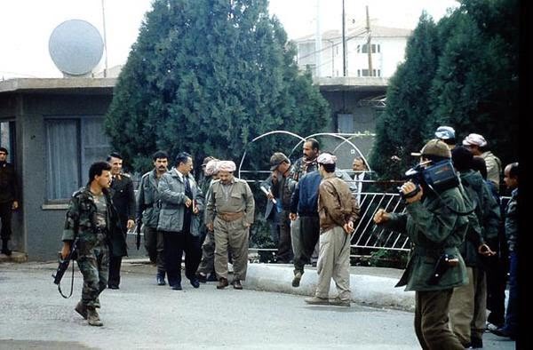 Eşref Bitlis'in Barzani ve Talabani ile Fotoğrafı
