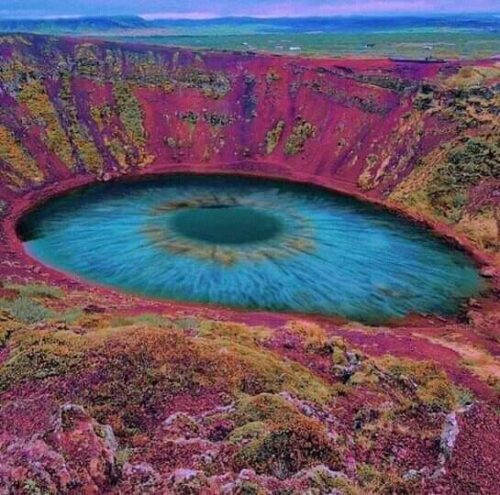 göz şeklinde krater gölü