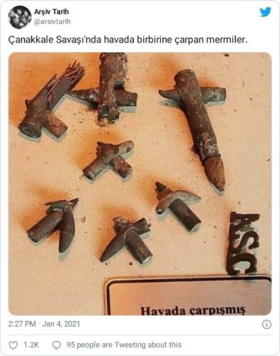 havada birbirine çarpan mermiler