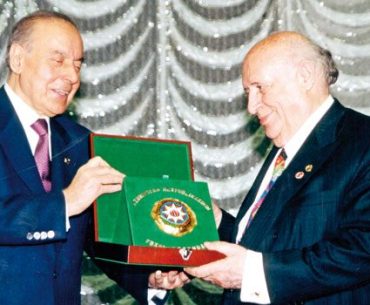 9. Cumhurbaşkanı Süleyman Demirel'in ve Azerbaycan Cumhuriyeti 3. Cumhurbaşkanı Haydar Aliyev