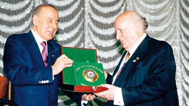 9. Cumhurbaşkanı Süleyman Demirel'in ve Azerbaycan Cumhuriyeti 3. Cumhurbaşkanı Haydar Aliyev