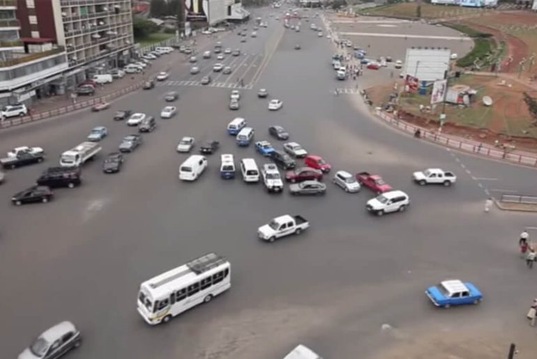 Etiyopya’da Trafik Işığının (Eskiden) Bulunmadığı İşlek Kavşak kavsak-trafik