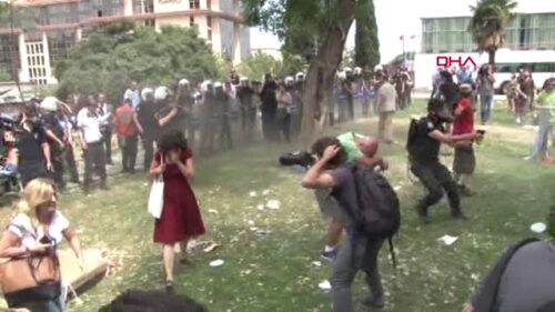 kirmizili kadin gezi