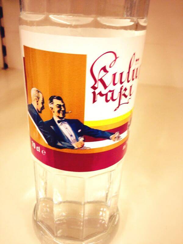 Kulüp Rakısı'nın Etiketinde Atatürk ve İsmet İnönü'nün Resminin Yer ...