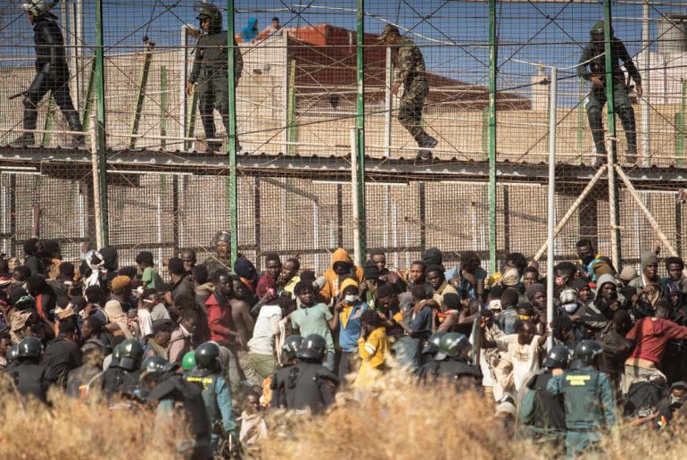 melilla sinirda izdiham