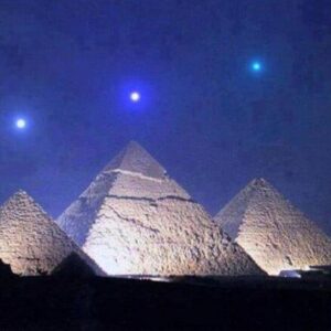 Fotoğrafın Merkür, Venüs ve Satürn'ün Giza Piramitleri Üzerinde Sıralandığını Gösterdiği İddiası