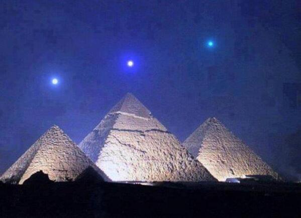 Fotoğrafın Merkür, Venüs ve Satürn'ün Giza Piramitleri Üzerinde Sıralandığını Gösterdiği İddiası