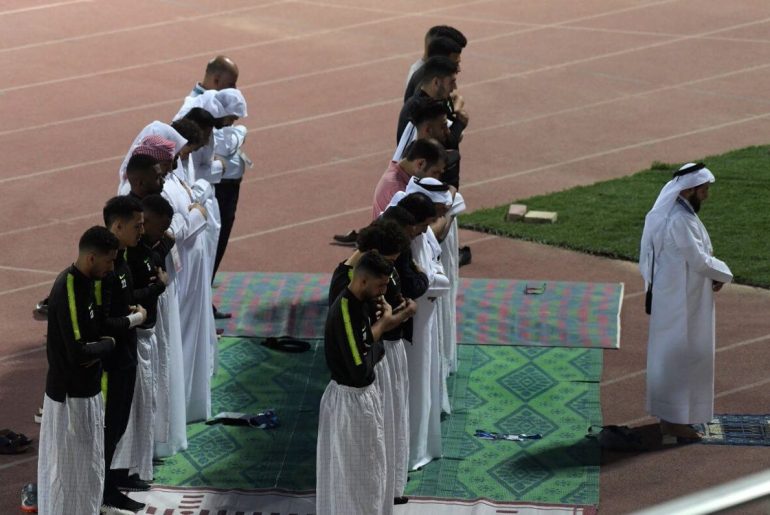 milli takim mac oncesi namaz