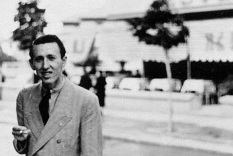 orhan veli kanık sigara içerken