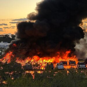 otopark-araba-yangini