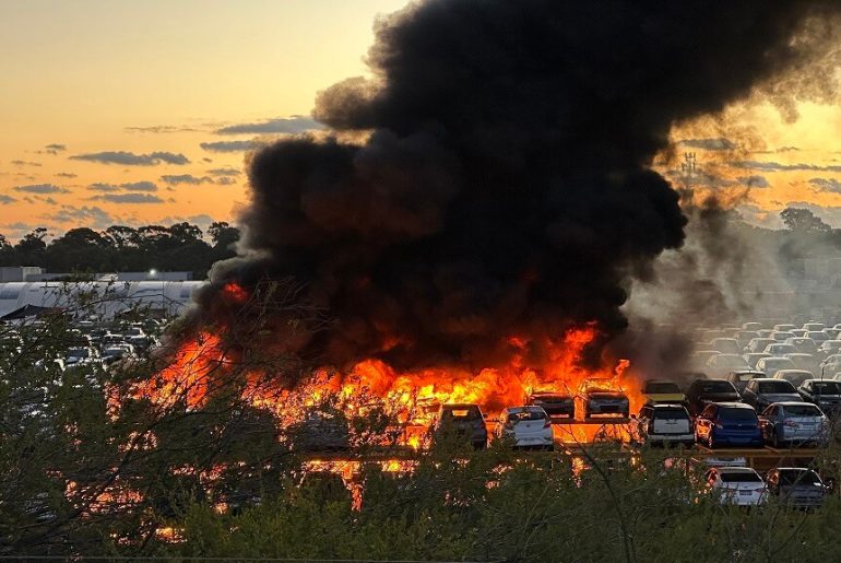 otopark-araba-yangini