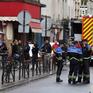 paris-ahmet-kaya-kultur-merkezi-saldiri