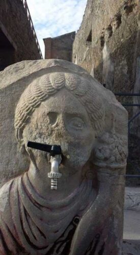 pompei cesme heykel