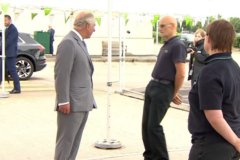 prens charles asi merkezi ziyareti