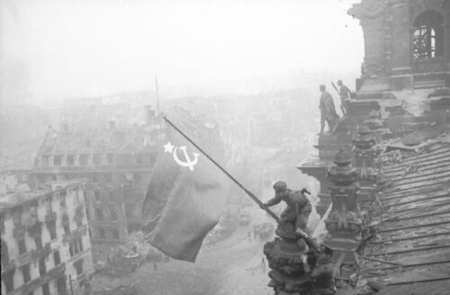 sscb bayragi reichtag 1945