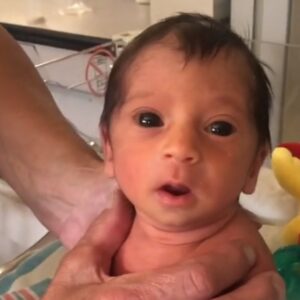 simsiyah gozlu bebek