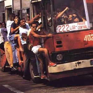 Türkiye'den Olduğu İddia Edilen Tıka Basa Dolu Otobüs Fotoğrafı