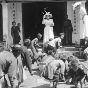 vietnamli-cocuklara-vaftiz-parasi