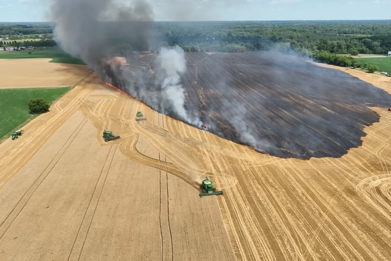 yanan bugday tarlasi